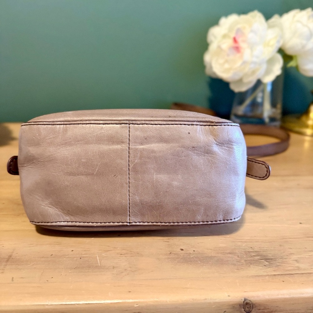 HOBO Taupe Tan Leather Crossbody Bag Soft Foldover Flap Magnetic Closure - Picture 6 of 15